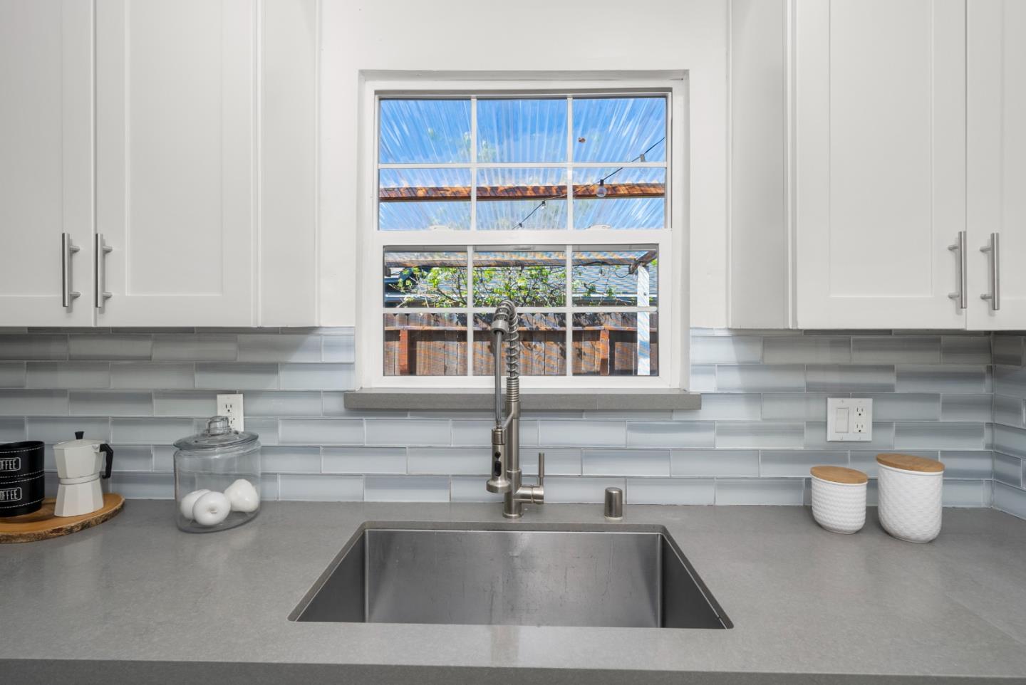 Detail Gallery Image 14 of 39 For 679 School St, Pittsburg,  CA 94565 - 3 Beds | 1 Baths