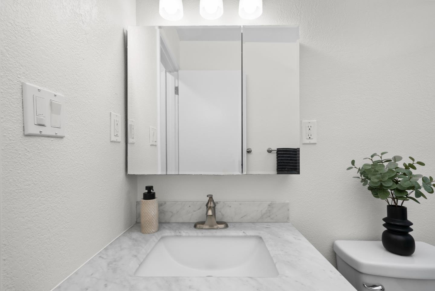 Detail Gallery Image 17 of 39 For 679 School St, Pittsburg,  CA 94565 - 3 Beds | 1 Baths