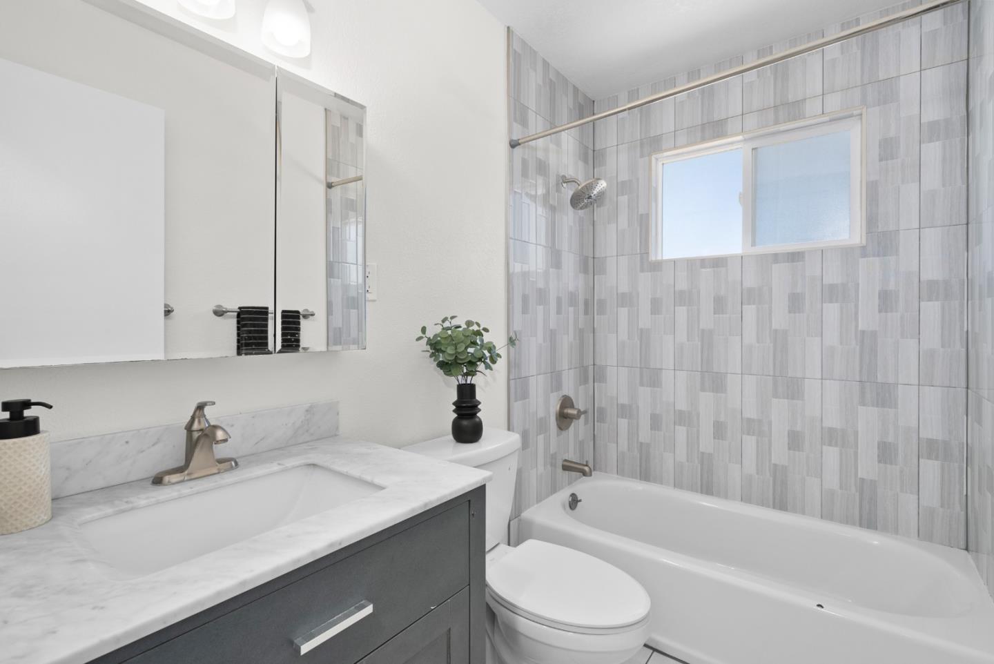 Detail Gallery Image 18 of 39 For 679 School St, Pittsburg,  CA 94565 - 3 Beds | 1 Baths