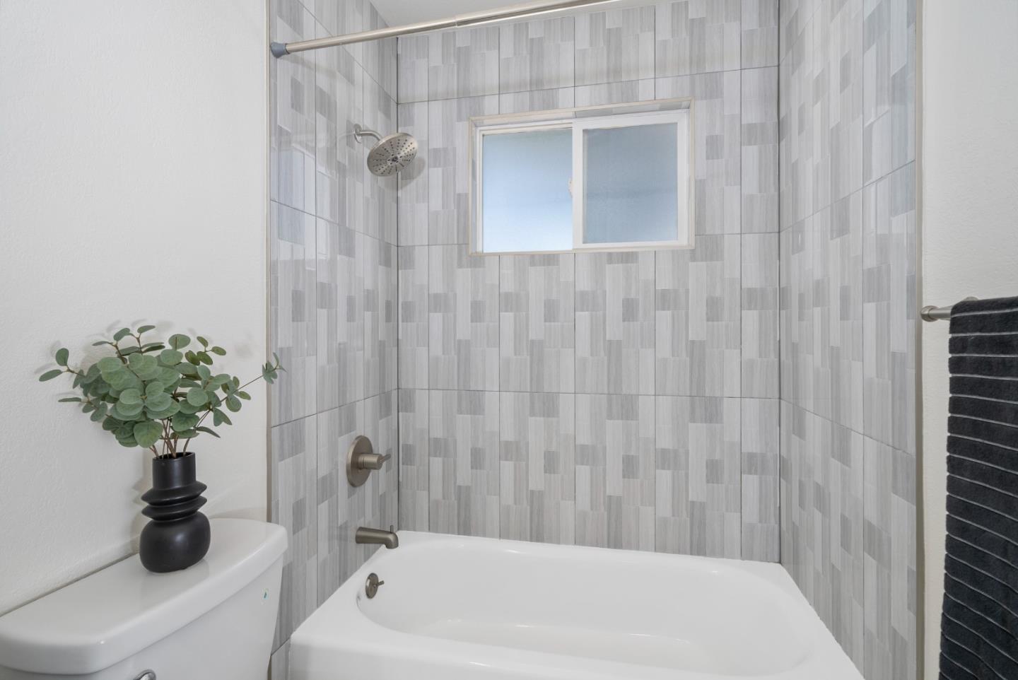 Detail Gallery Image 19 of 39 For 679 School St, Pittsburg,  CA 94565 - 3 Beds | 1 Baths