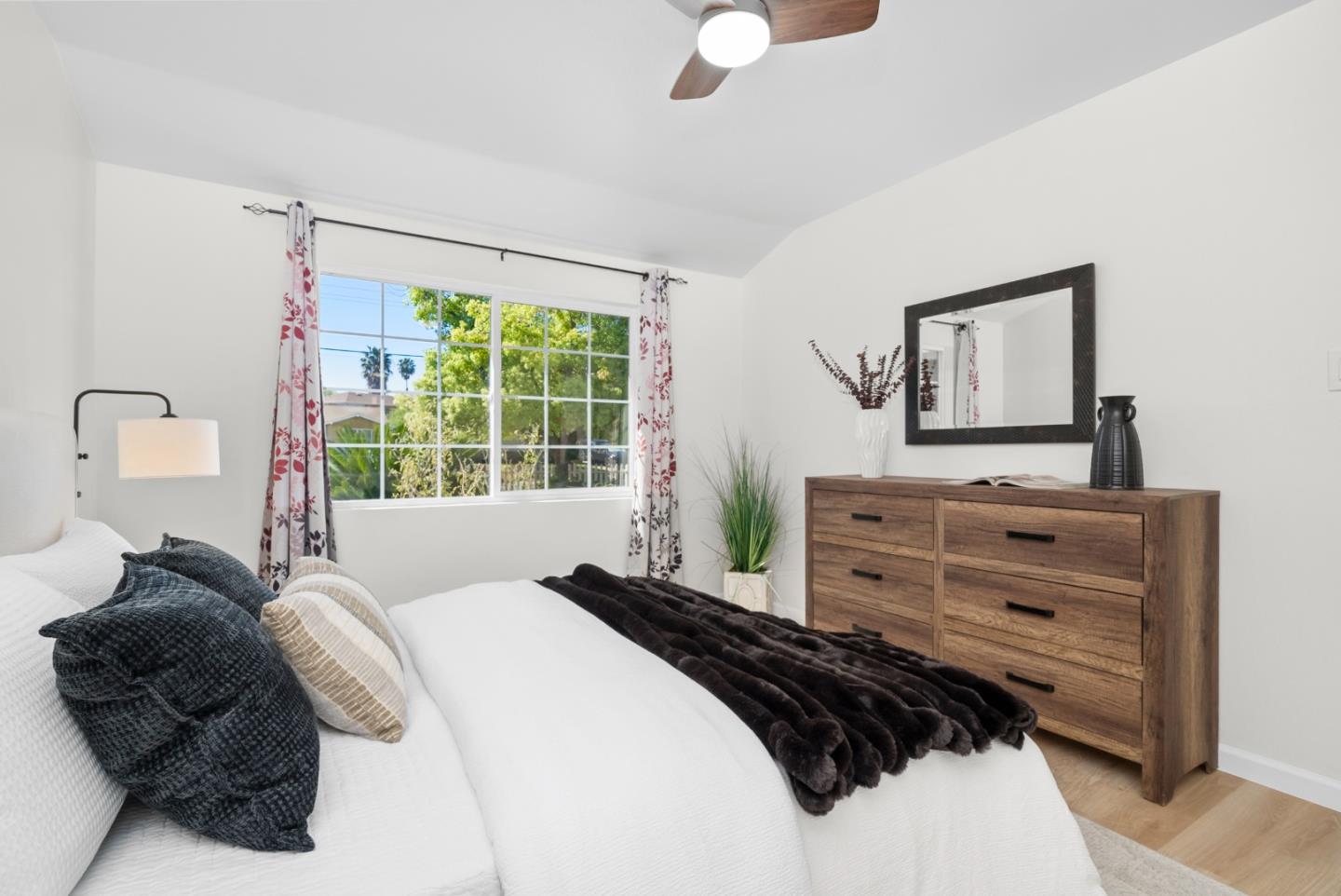 Detail Gallery Image 21 of 39 For 679 School St, Pittsburg,  CA 94565 - 3 Beds | 1 Baths