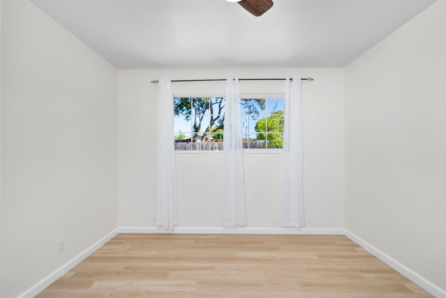 Detail Gallery Image 27 of 39 For 679 School St, Pittsburg,  CA 94565 - 3 Beds | 1 Baths