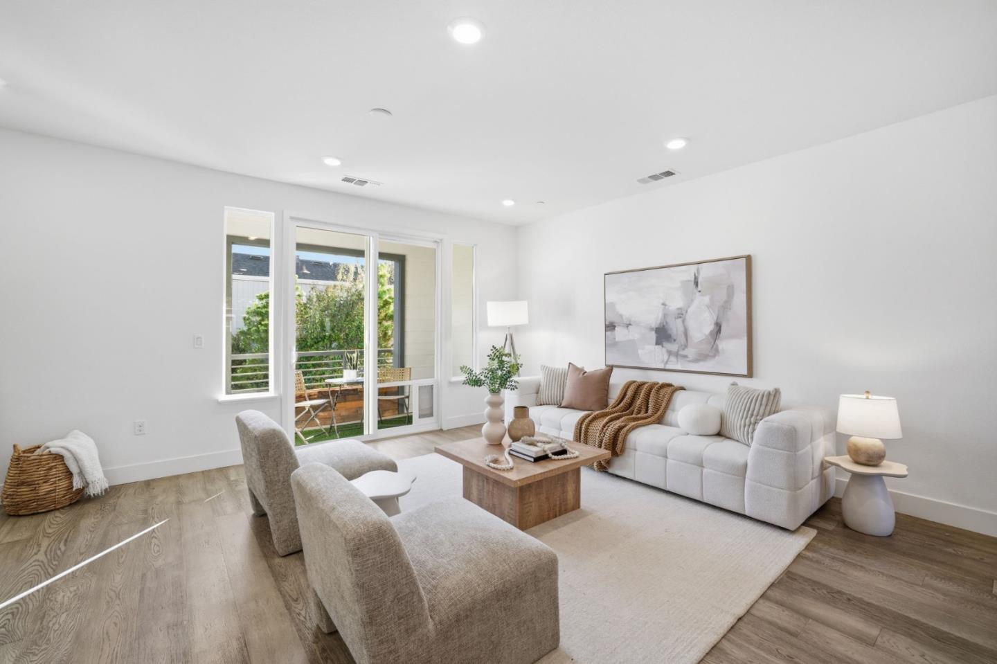 Detail Gallery Image 20 of 59 For 2235 Mora Pl, Mountain View,  CA 94040 - 3 Beds | 3/1 Baths