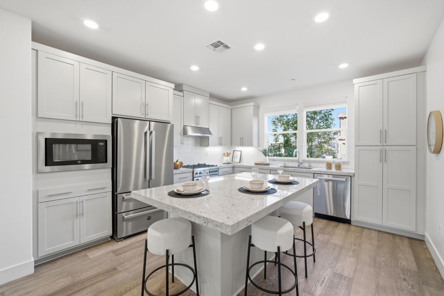 Detail Gallery Image 29 of 59 For 2235 Mora Pl, Mountain View,  CA 94040 - 3 Beds | 3/1 Baths