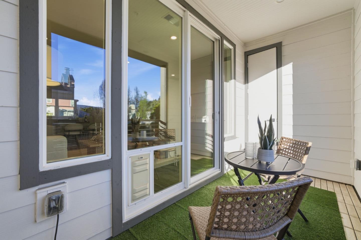 Detail Gallery Image 34 of 59 For 2235 Mora Pl, Mountain View,  CA 94040 - 3 Beds | 3/1 Baths