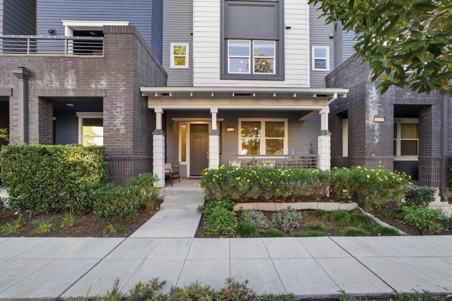 Detail Gallery Image 41 of 59 For 2235 Mora Pl, Mountain View,  CA 94040 - 3 Beds | 3/1 Baths