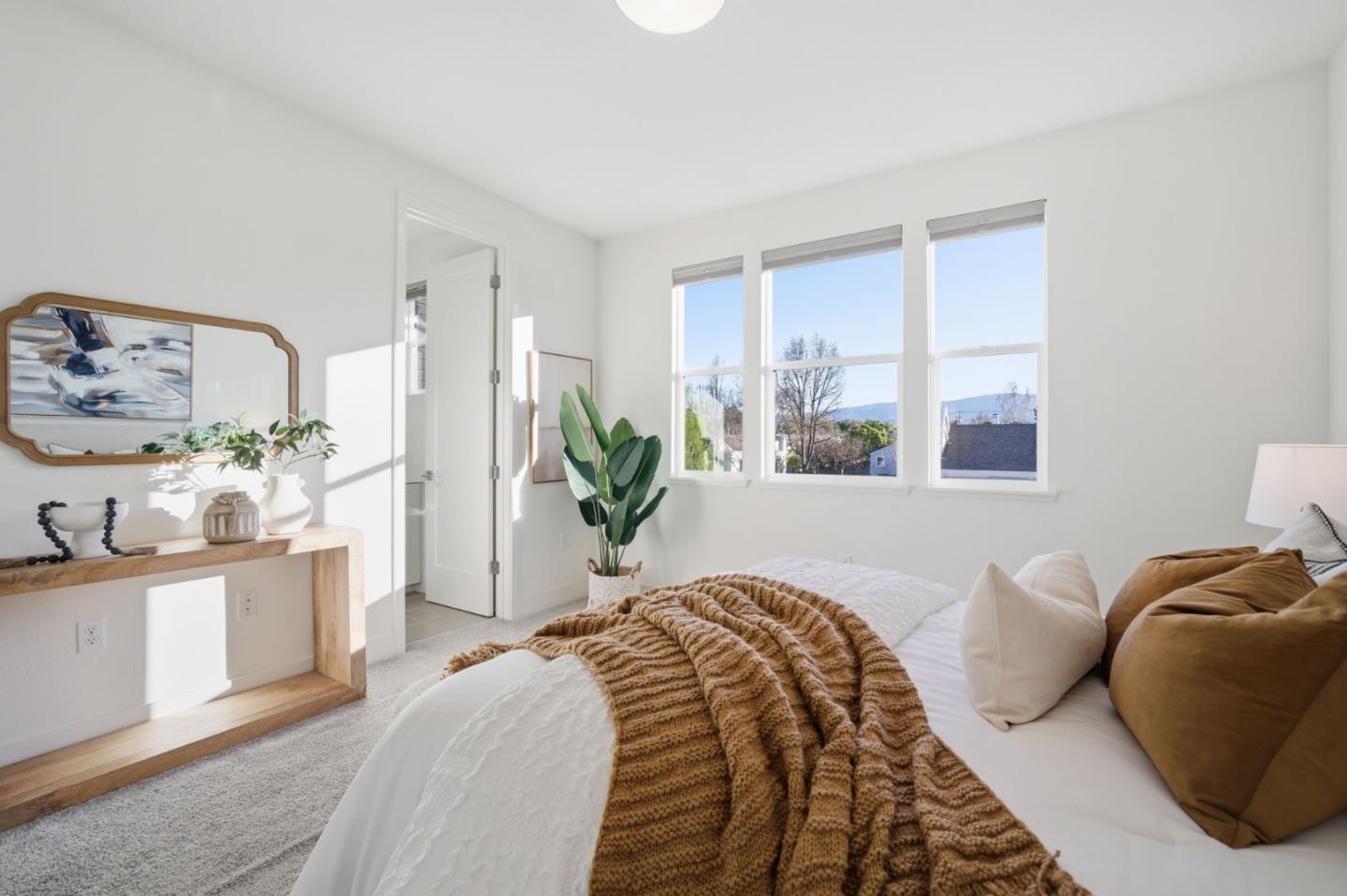 Detail Gallery Image 9 of 59 For 2235 Mora Pl, Mountain View,  CA 94040 - 3 Beds | 3/1 Baths