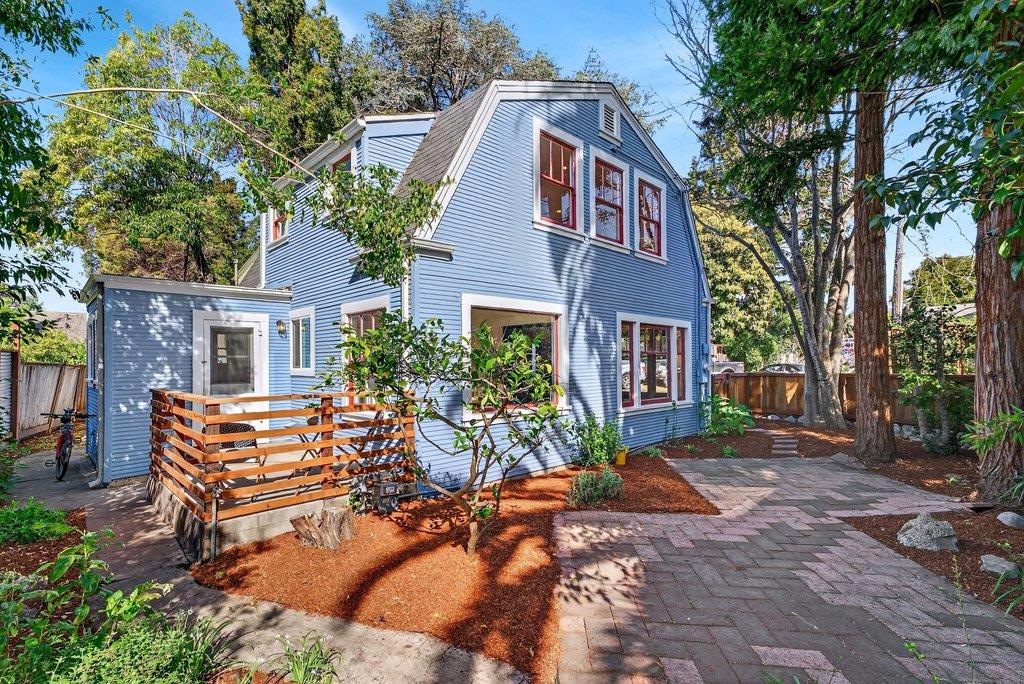 Detail Gallery Image 10 of 30 For 519 Walnut, Santa Cruz,  CA 95060 - 2 Beds | 1/1 Baths