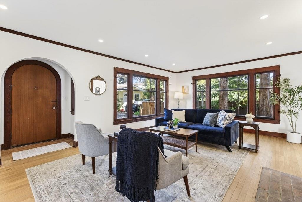 Detail Gallery Image 3 of 30 For 519 Walnut, Santa Cruz,  CA 95060 - 2 Beds | 1/1 Baths