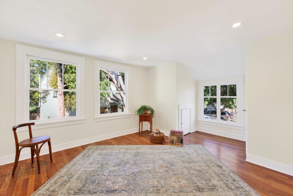 Detail Gallery Image 8 of 30 For 519 Walnut, Santa Cruz,  CA 95060 - 2 Beds | 1/1 Baths