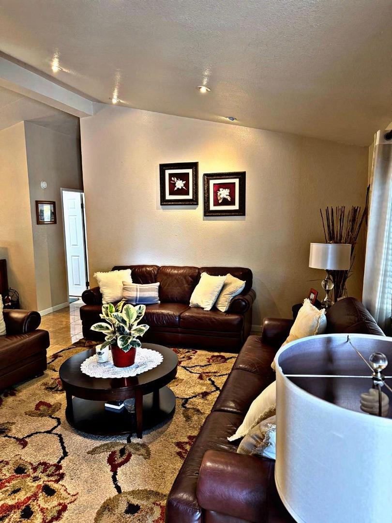 Detail Gallery Image 2 of 51 For 1010 Arroyo Lindo Ct, Napa,  CA 94558 - 3 Beds | 2 Baths