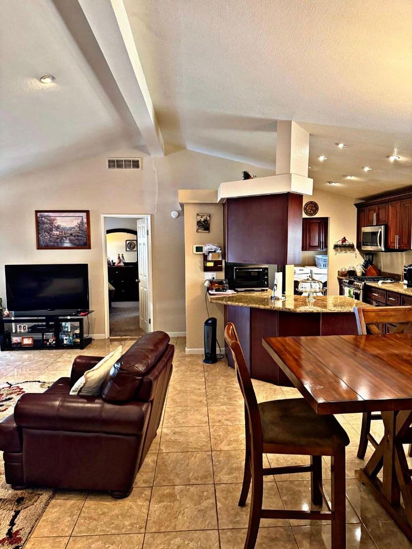 Detail Gallery Image 3 of 51 For 1010 Arroyo Lindo Ct, Napa,  CA 94558 - 3 Beds | 2 Baths