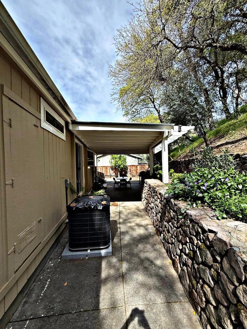 Detail Gallery Image 44 of 51 For 1010 Arroyo Lindo Ct, Napa,  CA 94558 - 3 Beds | 2 Baths