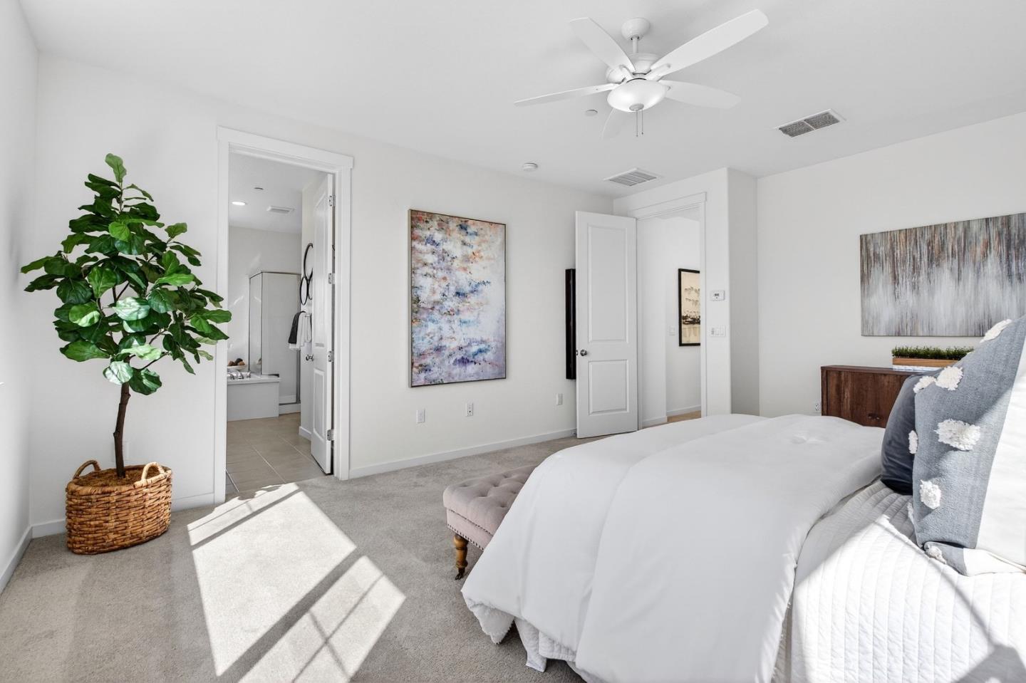 Detail Gallery Image 19 of 42 For 408 Tanoak St, Hollister,  CA 95023 - 4 Beds | 3 Baths