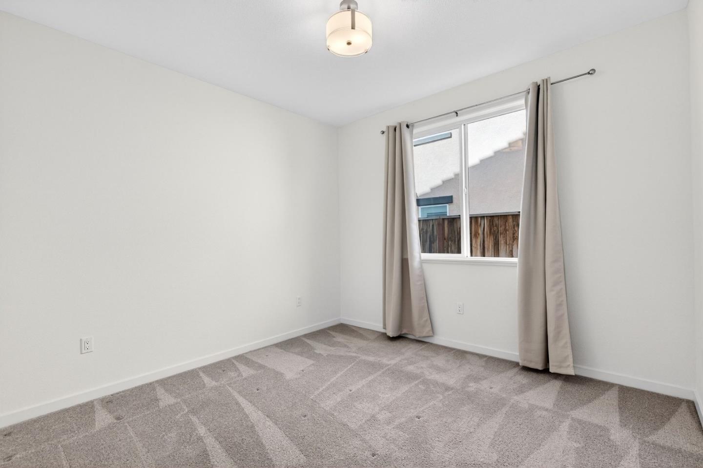 Detail Gallery Image 29 of 42 For 408 Tanoak St, Hollister,  CA 95023 - 4 Beds | 3 Baths