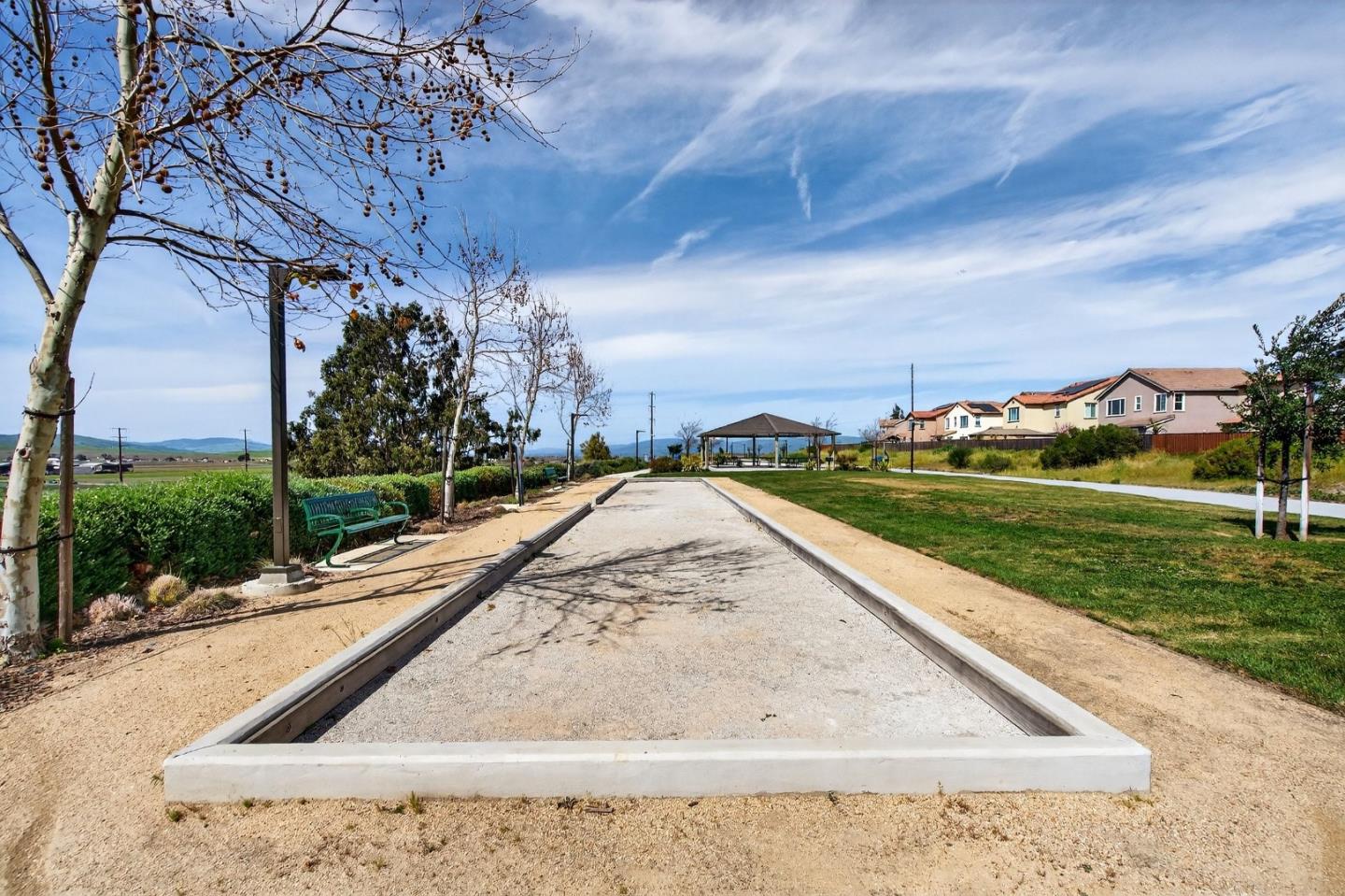 Detail Gallery Image 44 of 52 For 408 Tanoak St, Hollister,  CA 95023 - 4 Beds | 3 Baths