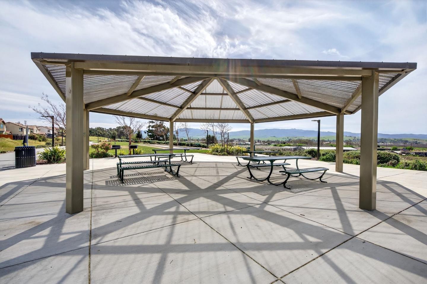 Detail Gallery Image 47 of 52 For 408 Tanoak St, Hollister,  CA 95023 - 4 Beds | 3 Baths