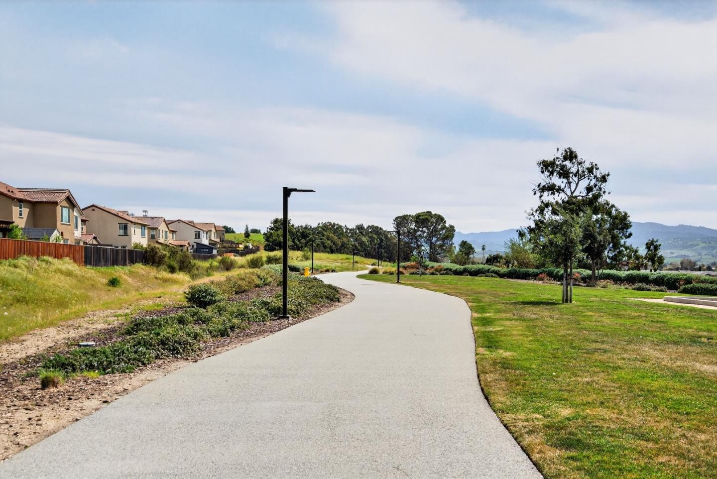 Detail Gallery Image 49 of 52 For 408 Tanoak St, Hollister,  CA 95023 - 4 Beds | 3 Baths