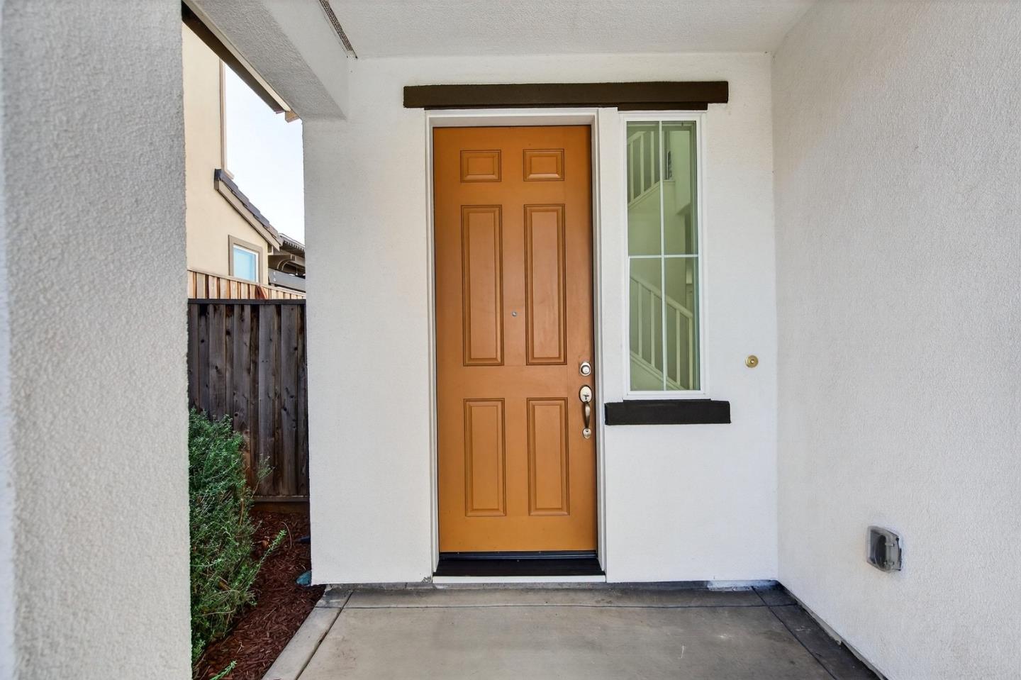 Detail Gallery Image 5 of 42 For 408 Tanoak St, Hollister,  CA 95023 - 4 Beds | 3 Baths