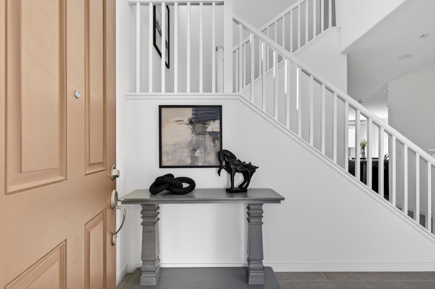 Detail Gallery Image 6 of 42 For 408 Tanoak St, Hollister,  CA 95023 - 4 Beds | 3 Baths