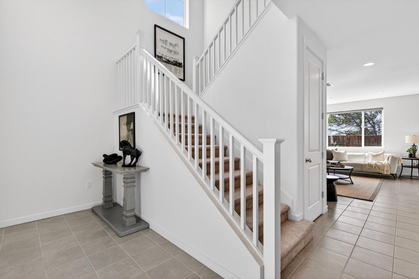 Detail Gallery Image 7 of 42 For 408 Tanoak St, Hollister,  CA 95023 - 4 Beds | 3 Baths