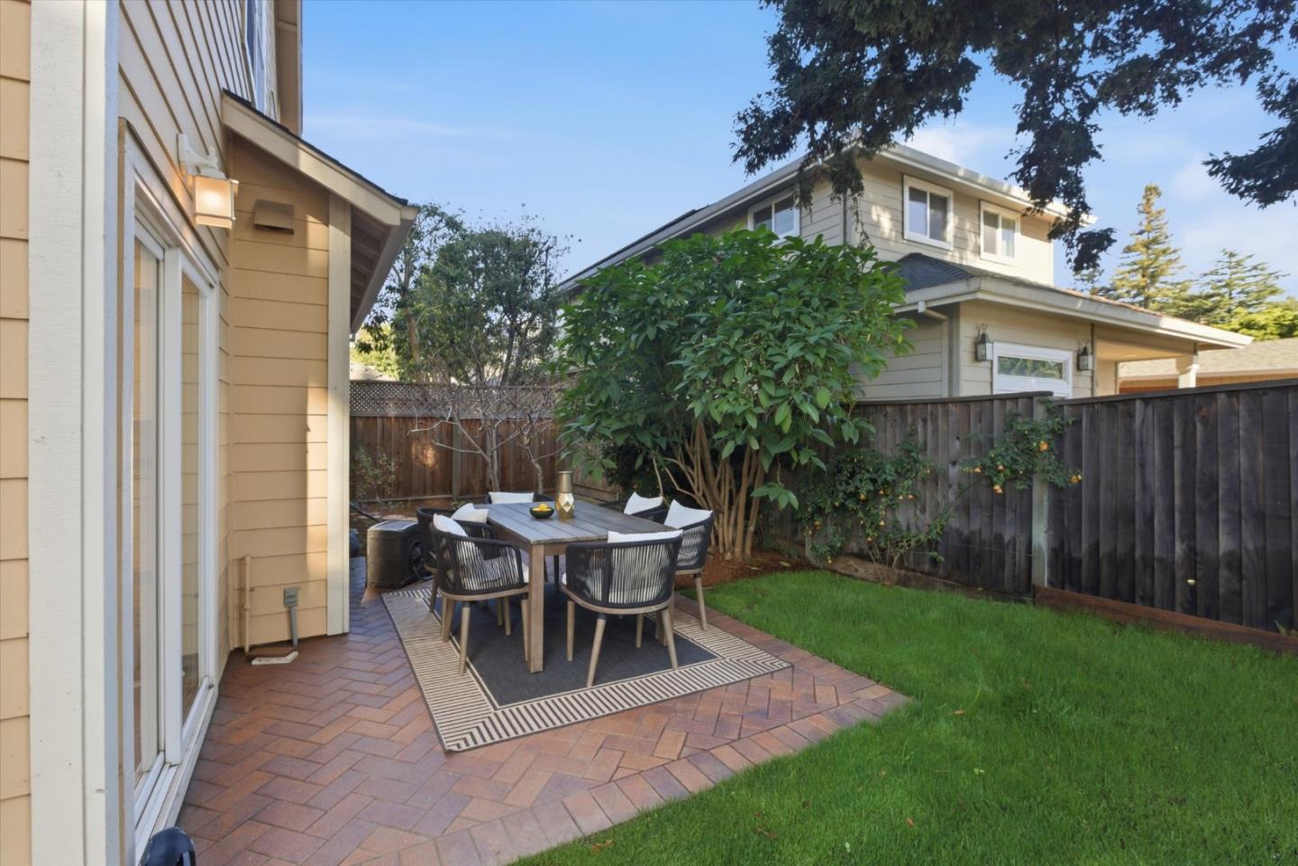 Detail Gallery Image 10 of 25 For 120 Orchard Ave, Mountain View,  CA 94043 - 4 Beds | 3 Baths