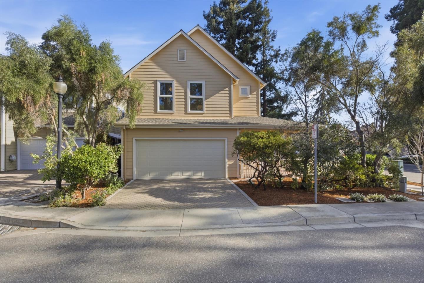 Detail Gallery Image 2 of 25 For 120 Orchard Ave, Mountain View,  CA 94043 - 4 Beds | 3 Baths