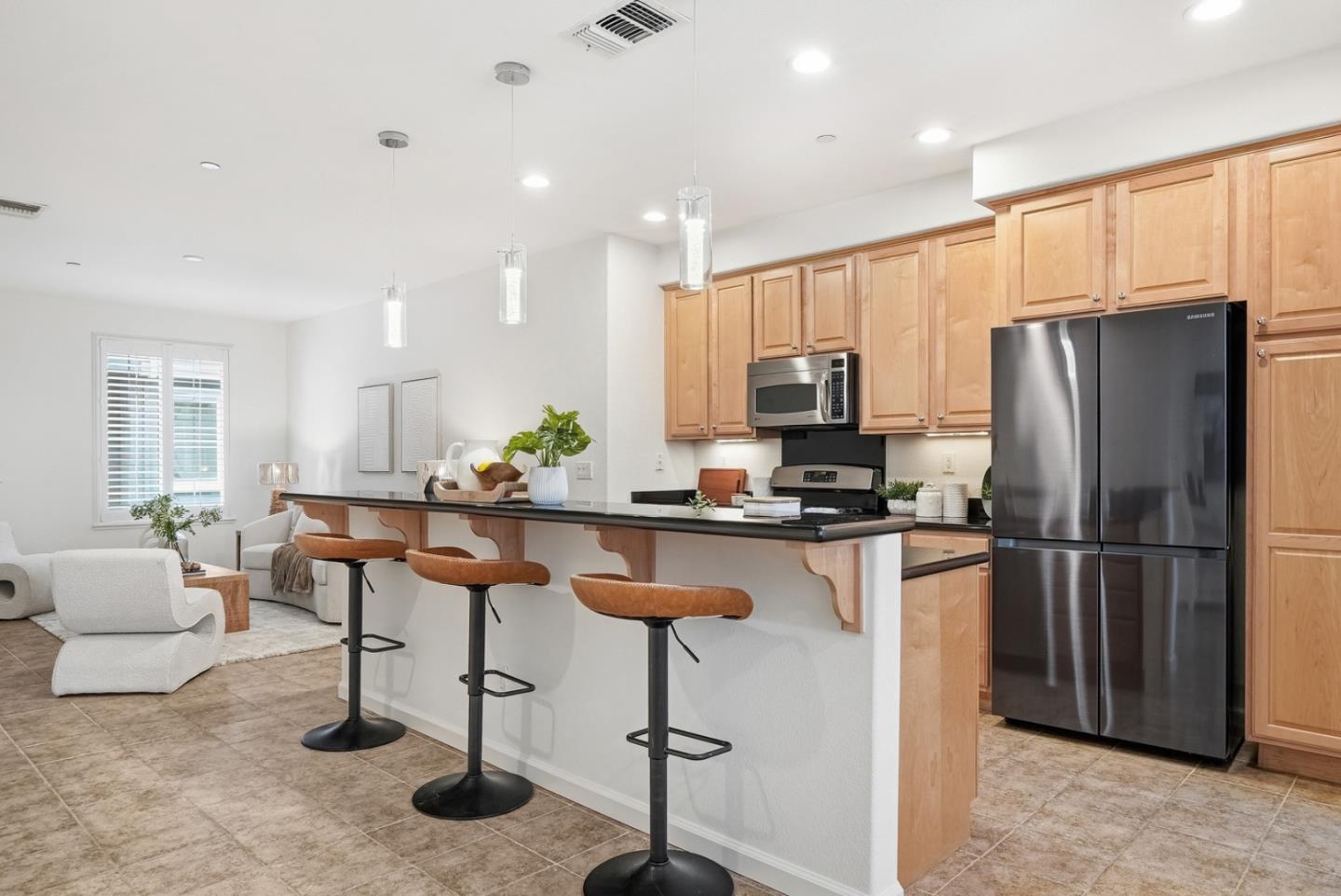 Detail Gallery Image 11 of 40 For 1247 Arabica Ter, San Jose,  CA 95126 - 2 Beds | 2/1 Baths