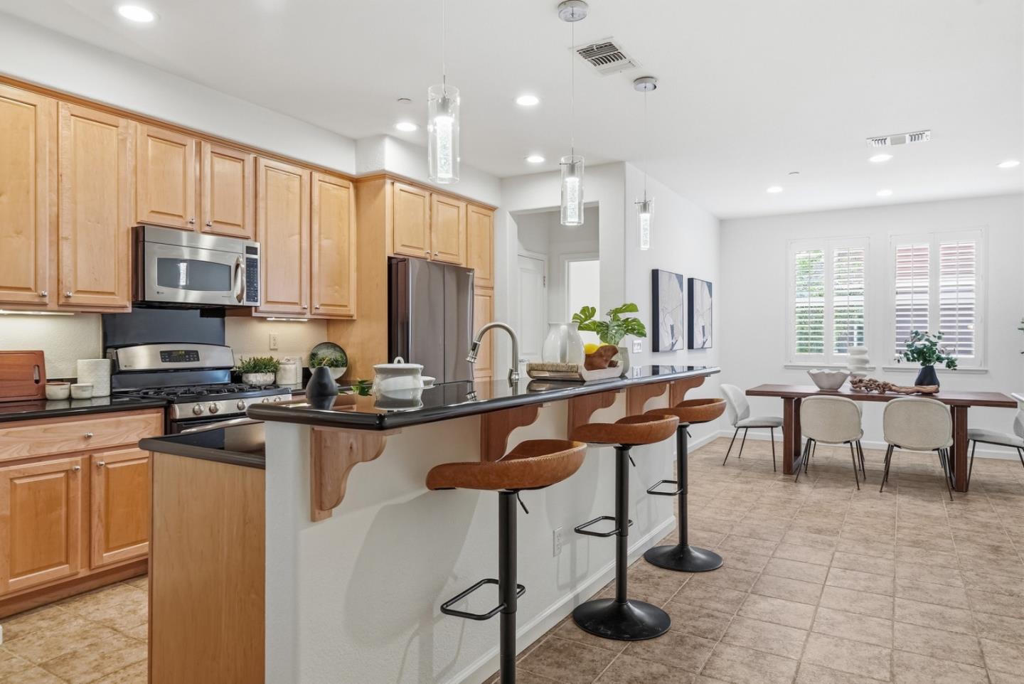 Detail Gallery Image 14 of 40 For 1247 Arabica Ter, San Jose,  CA 95126 - 2 Beds | 2/1 Baths