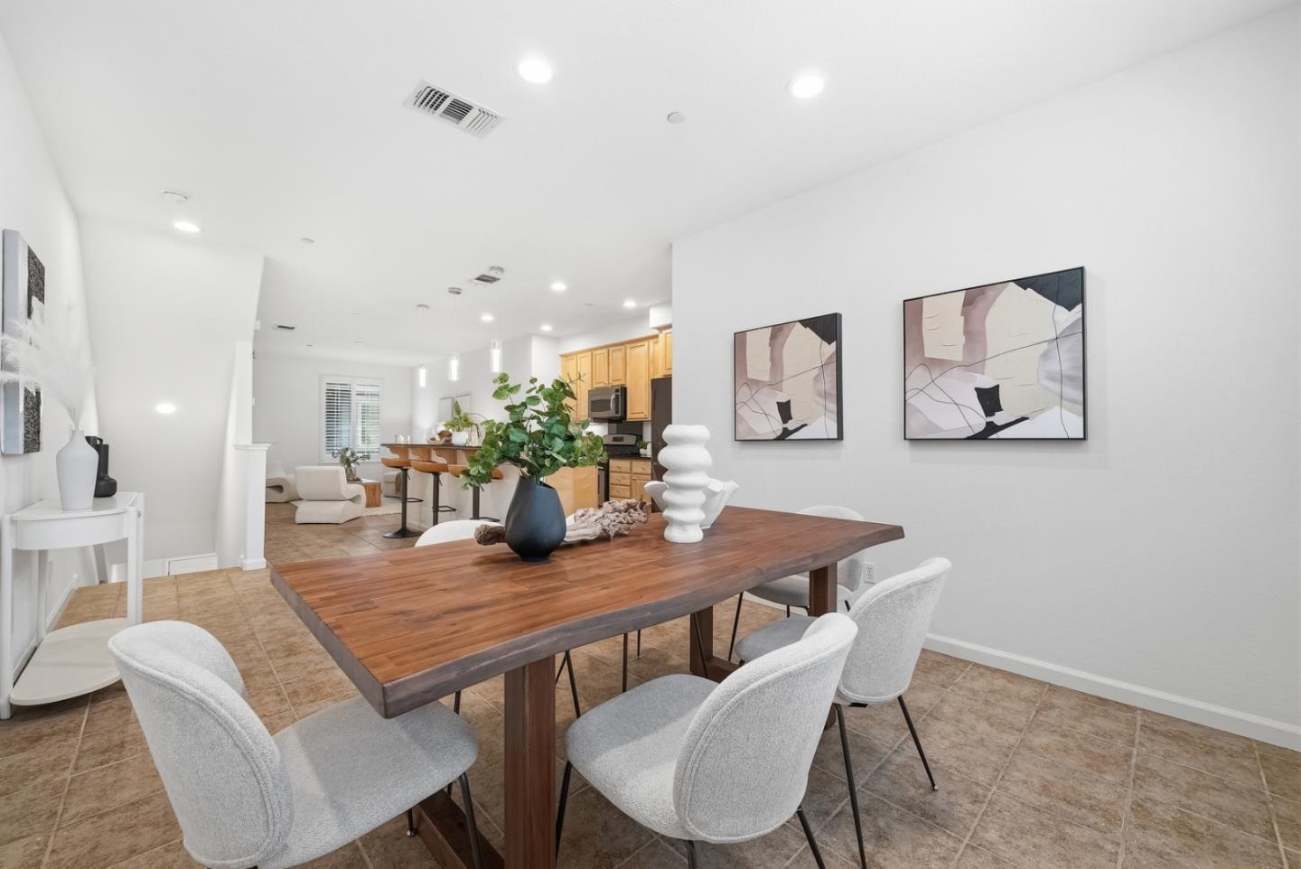 Detail Gallery Image 16 of 40 For 1247 Arabica Ter, San Jose,  CA 95126 - 2 Beds | 2/1 Baths