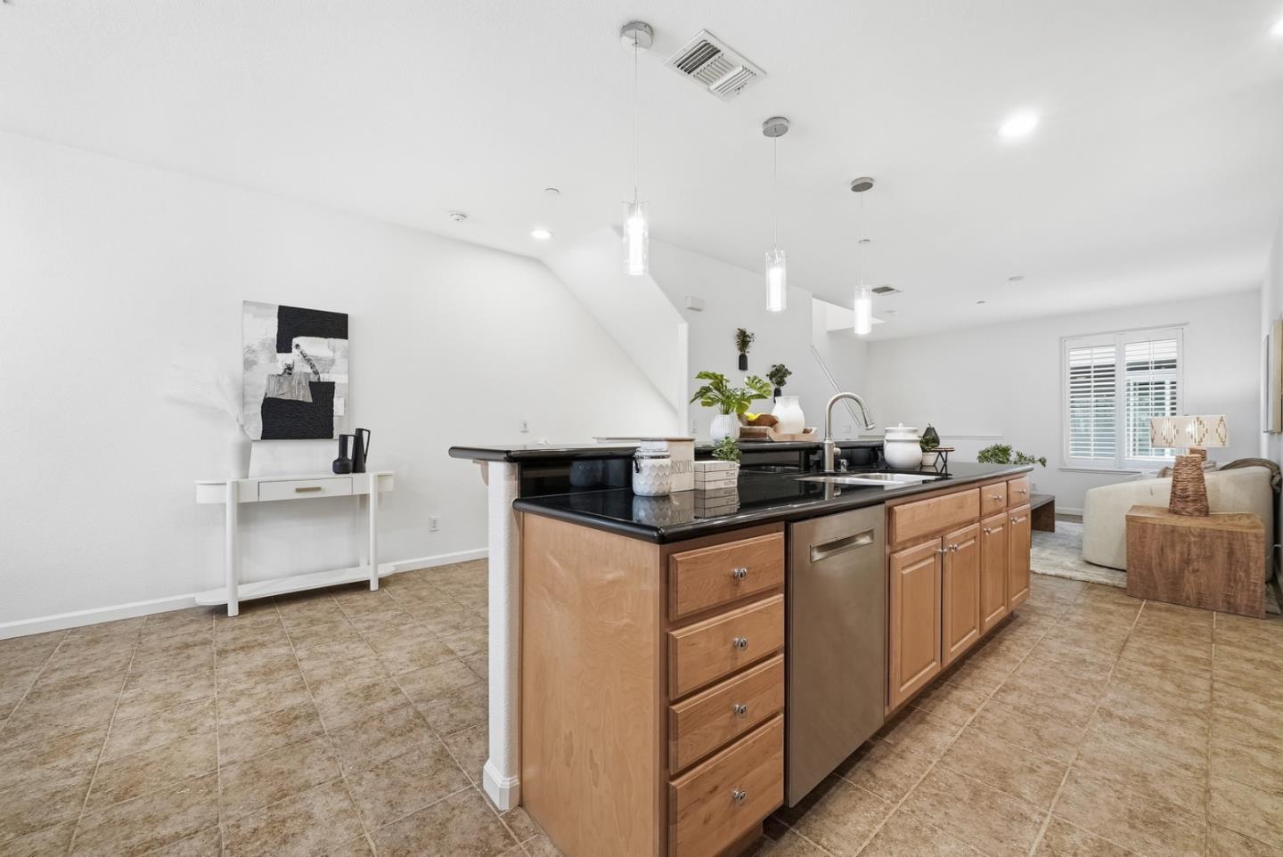 Detail Gallery Image 18 of 40 For 1247 Arabica Ter, San Jose,  CA 95126 - 2 Beds | 2/1 Baths