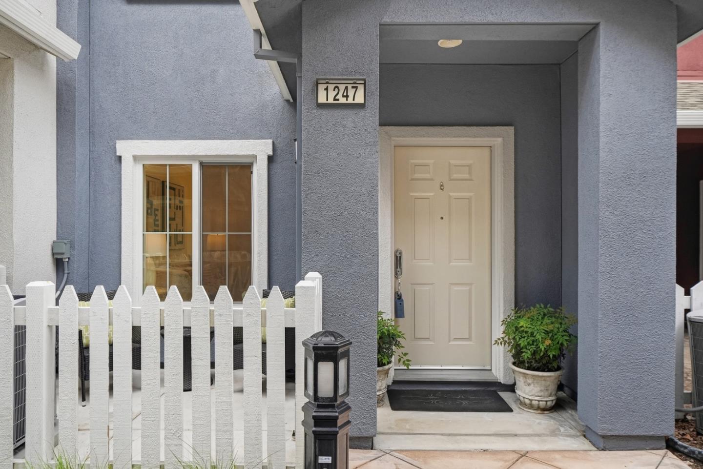 Detail Gallery Image 33 of 40 For 1247 Arabica Ter, San Jose,  CA 95126 - 2 Beds | 2/1 Baths