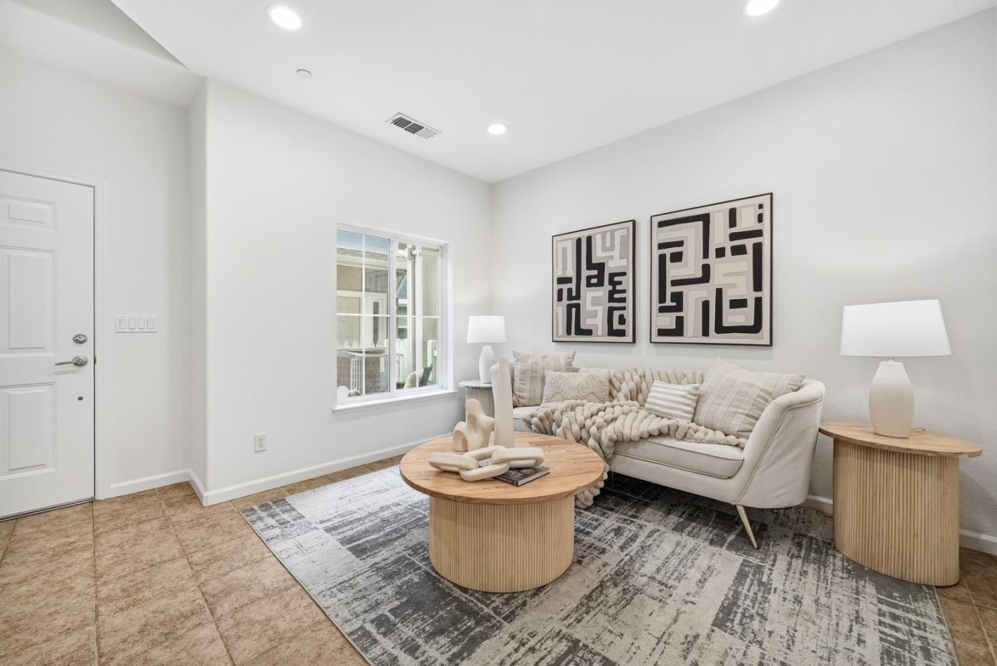 Detail Gallery Image 6 of 40 For 1247 Arabica Ter, San Jose,  CA 95126 - 2 Beds | 2/1 Baths