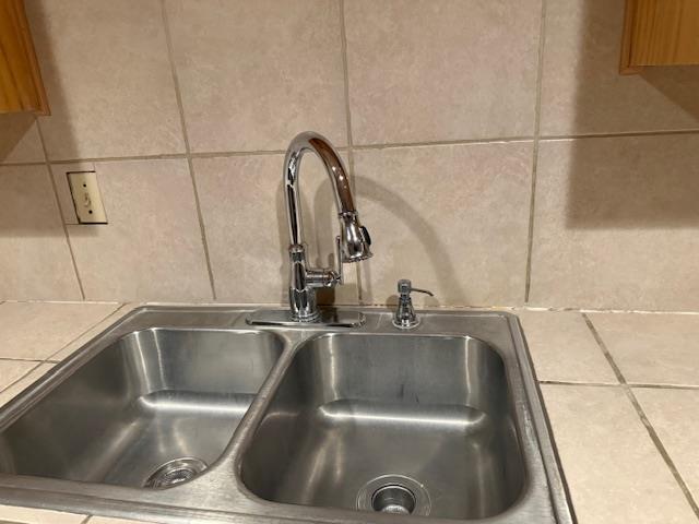 Detail Gallery Image 7 of 12 For 466 Calaveras Dr, Salinas,  CA 93906 - 4 Beds | 2 Baths