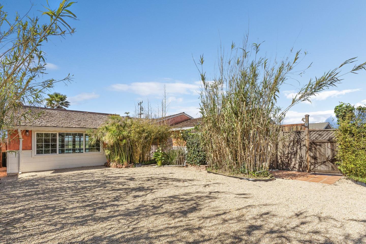 Front Image Thumbnail for ML82038037