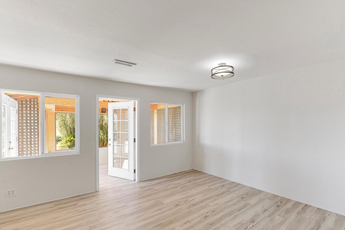 Detail Gallery Image 9 of 10 For 113 Laguna Pl, Moss Landing,  CA 95039 - 3 Beds | 2 Baths