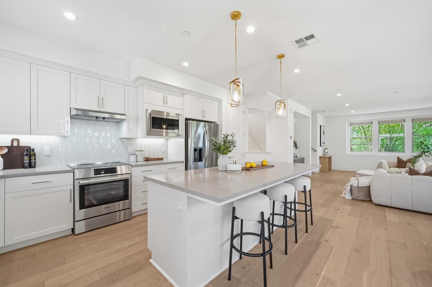 Detail Gallery Image 12 of 52 For 1208 San Ramon Ave, Mountain View,  CA 94043 - 4 Beds | 3/1 Baths