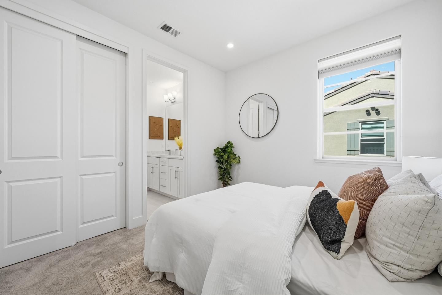 Detail Gallery Image 25 of 52 For 1208 San Ramon Ave, Mountain View,  CA 94043 - 4 Beds | 3/1 Baths