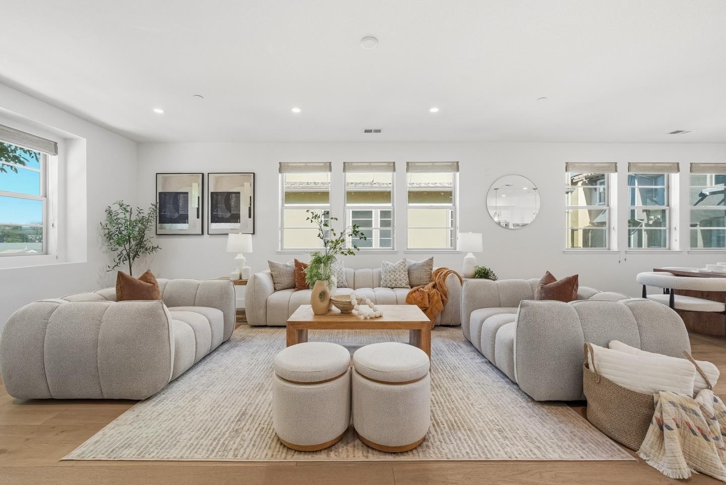 Detail Gallery Image 3 of 52 For 1208 San Ramon Ave, Mountain View,  CA 94043 - 4 Beds | 3/1 Baths