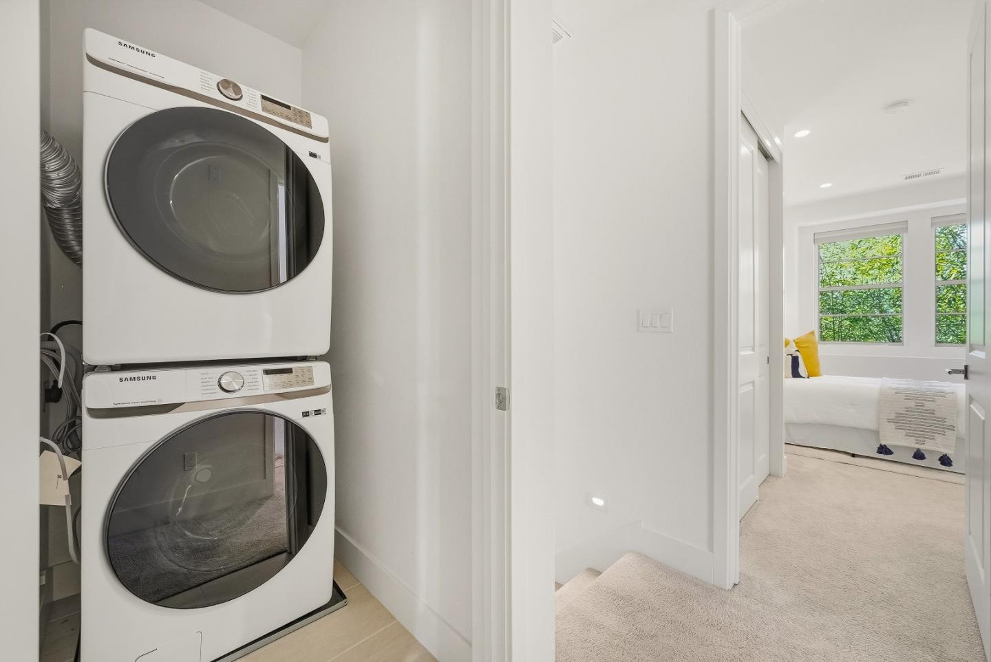 Detail Gallery Image 36 of 52 For 1208 San Ramon Ave, Mountain View,  CA 94043 - 4 Beds | 3/1 Baths