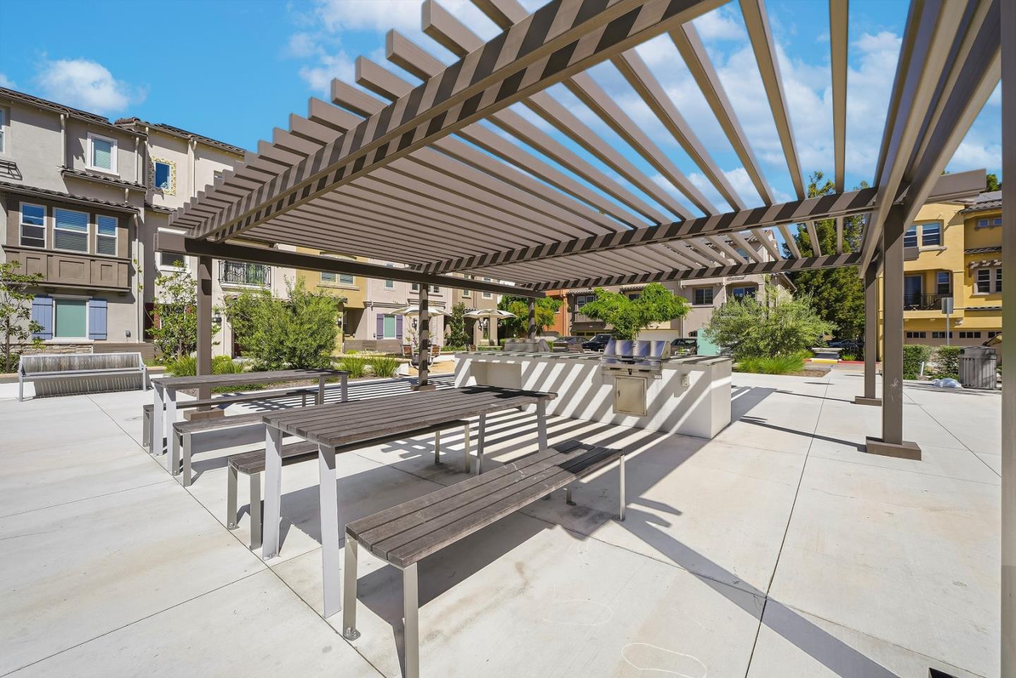 Detail Gallery Image 45 of 52 For 1208 San Ramon Ave, Mountain View,  CA 94043 - 4 Beds | 3/1 Baths