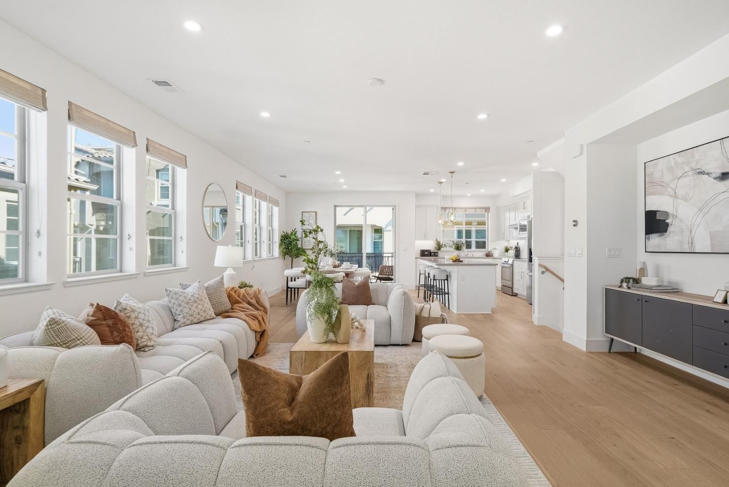 Detail Gallery Image 6 of 52 For 1208 San Ramon Ave, Mountain View,  CA 94043 - 4 Beds | 3/1 Baths