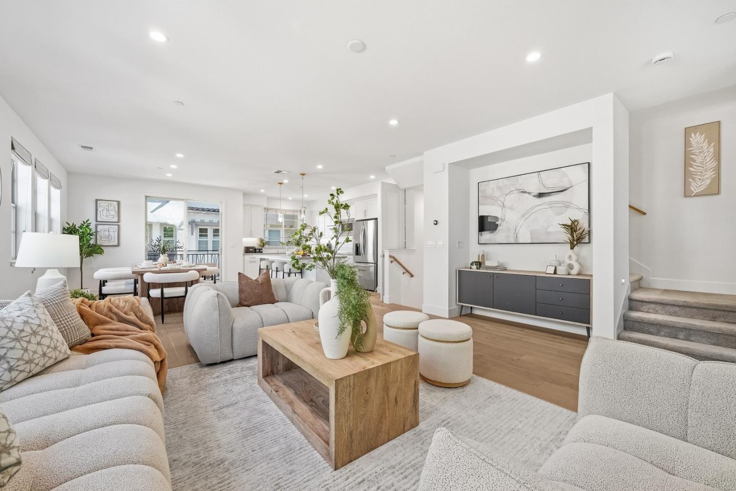 Detail Gallery Image 7 of 52 For 1208 San Ramon Ave, Mountain View,  CA 94043 - 4 Beds | 3/1 Baths