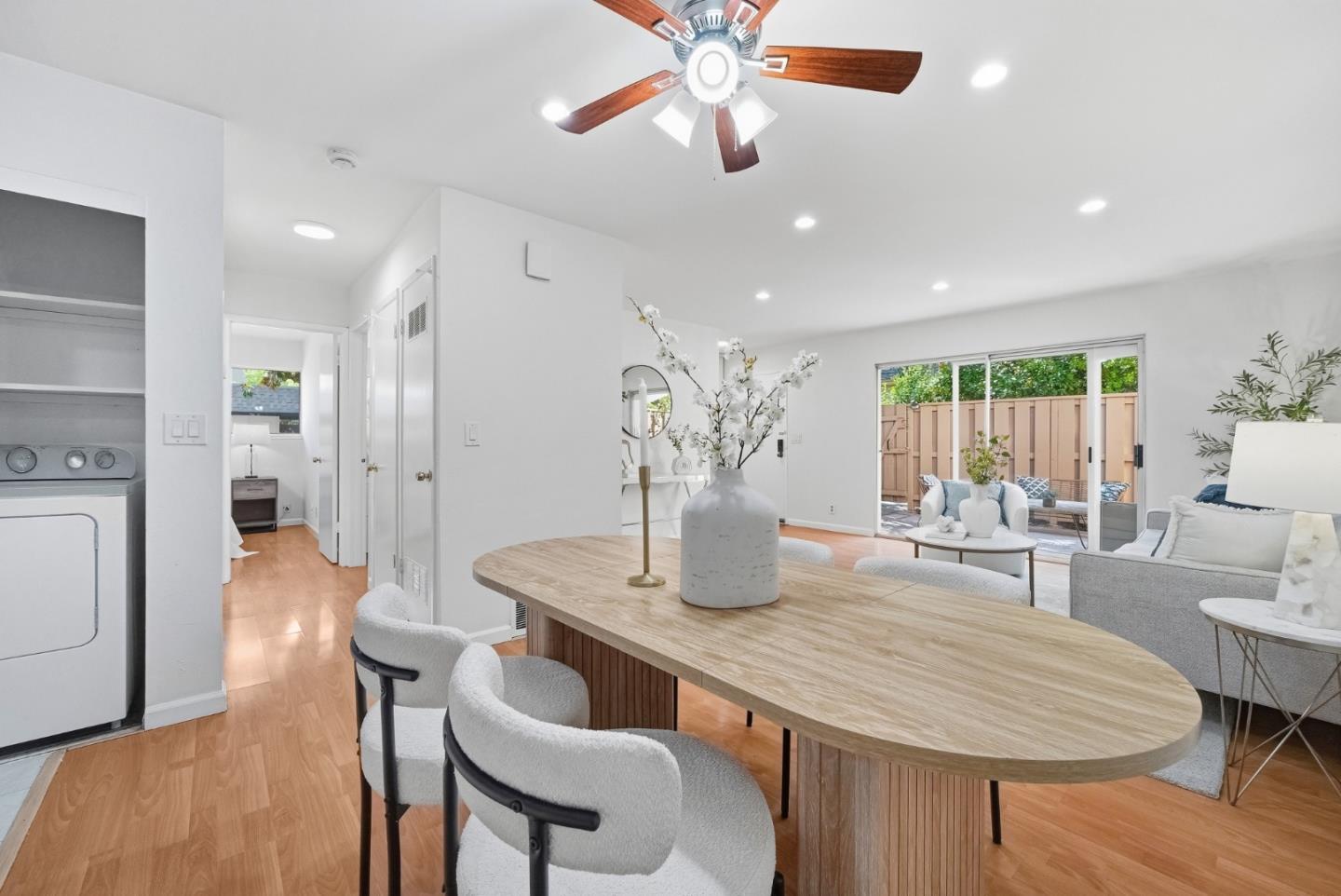 Detail Gallery Image 10 of 37 For 125 Connemara Way #85,  Sunnyvale,  CA 94087 - 2 Beds | 1 Baths