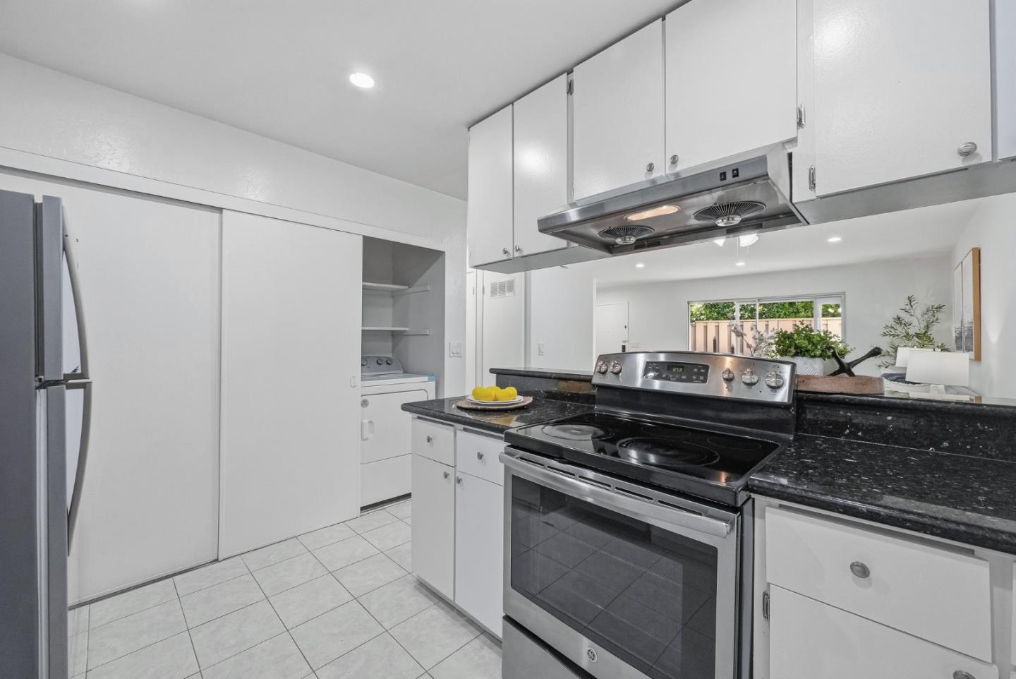 Detail Gallery Image 12 of 37 For 125 Connemara Way #85,  Sunnyvale,  CA 94087 - 2 Beds | 1 Baths