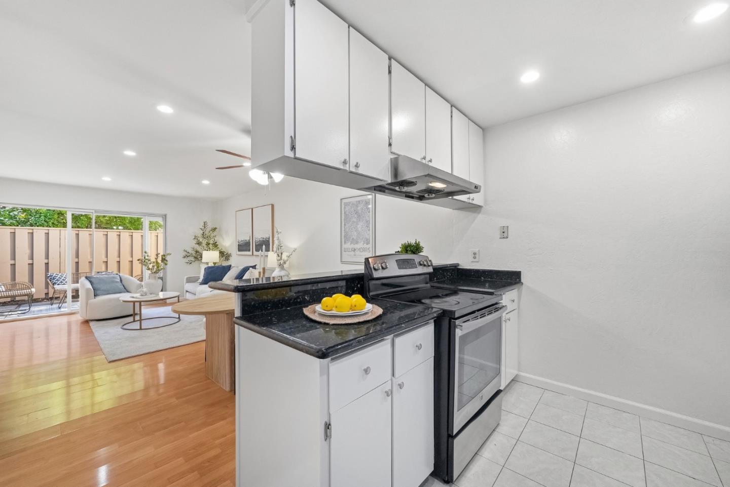 Detail Gallery Image 14 of 37 For 125 Connemara Way #85,  Sunnyvale,  CA 94087 - 2 Beds | 1 Baths