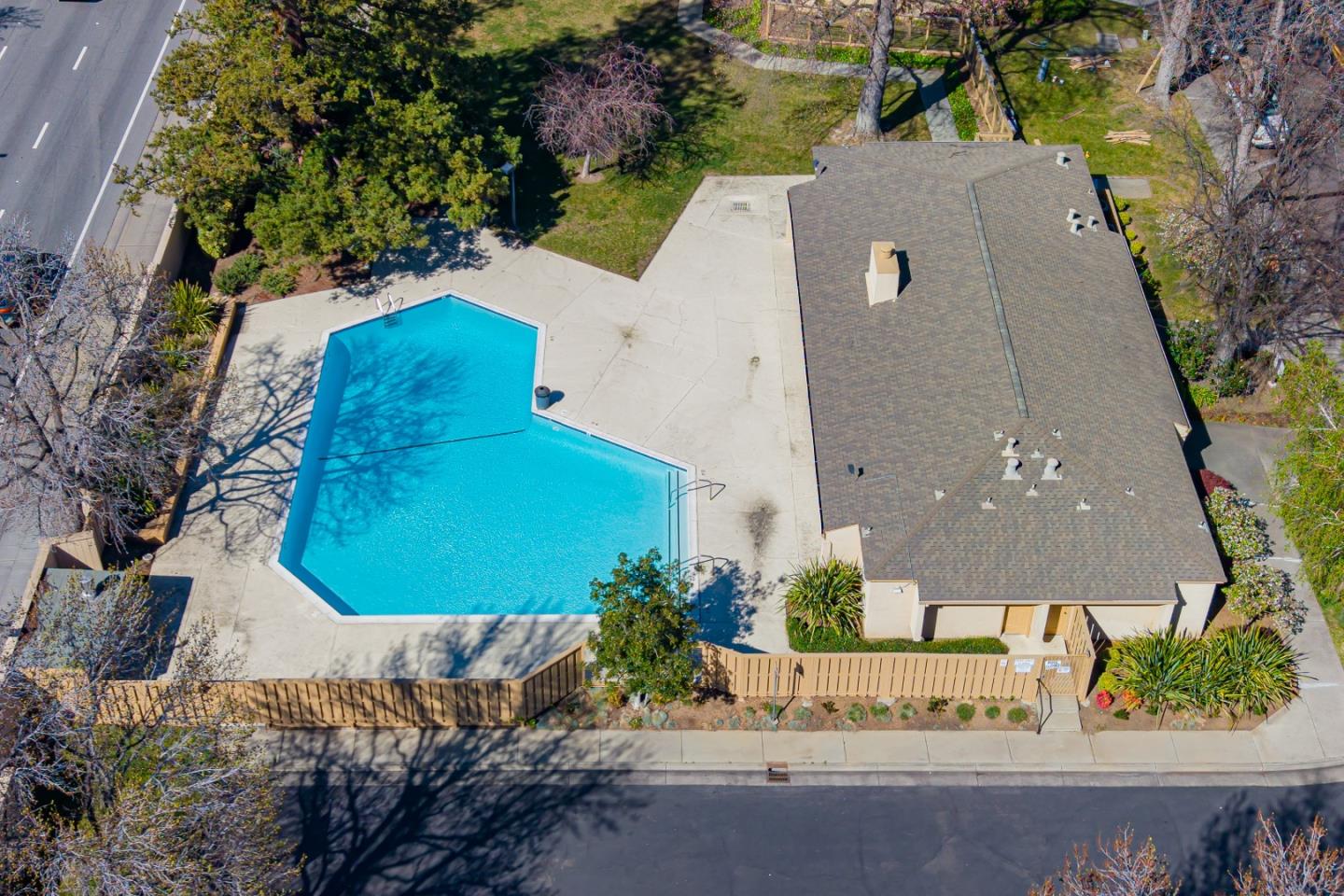 Detail Gallery Image 29 of 37 For 125 Connemara Way #85,  Sunnyvale,  CA 94087 - 2 Beds | 1 Baths