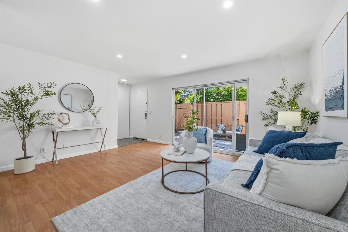 Detail Gallery Image 5 of 37 For 125 Connemara Way #85,  Sunnyvale,  CA 94087 - 2 Beds | 1 Baths