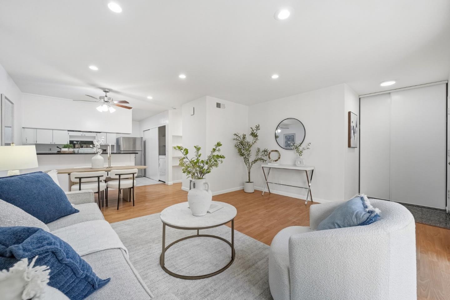 Detail Gallery Image 6 of 37 For 125 Connemara Way #85,  Sunnyvale,  CA 94087 - 2 Beds | 1 Baths