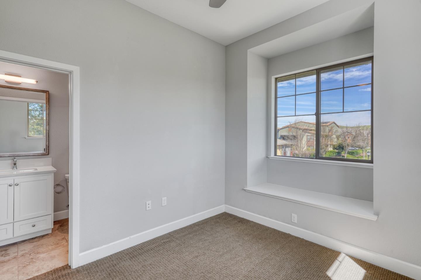 Detail Gallery Image 22 of 57 For 897 Tranquility Cir #5,  Livermore,  CA 94551 - 3 Beds | 3/1 Baths